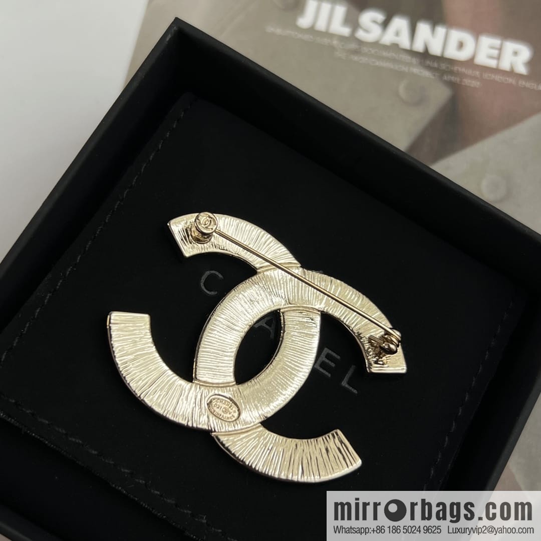 New ☑️ Chanel double c plush brooch