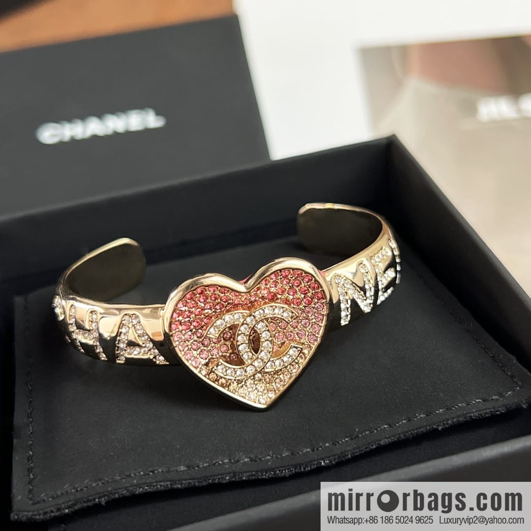New ☑️ CHANEL Chanel Double C Full Diamond Love Peach Heart Opening Bracelet