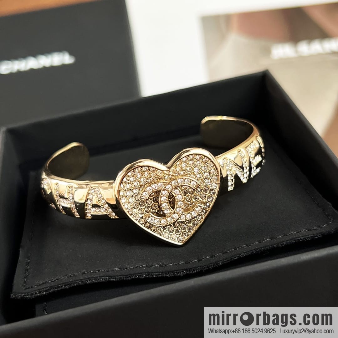 New ☑️ CHANEL Chanel Double C Full Diamond Love Peach Heart Opening Bracelet