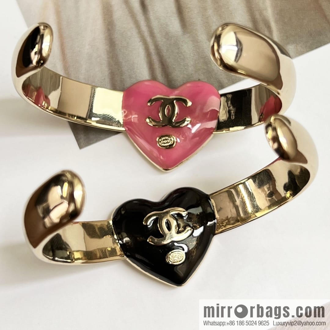 New ☑️ CHANEL Chanel Double C Full Diamond Love Peach Heart Opening Bracelet