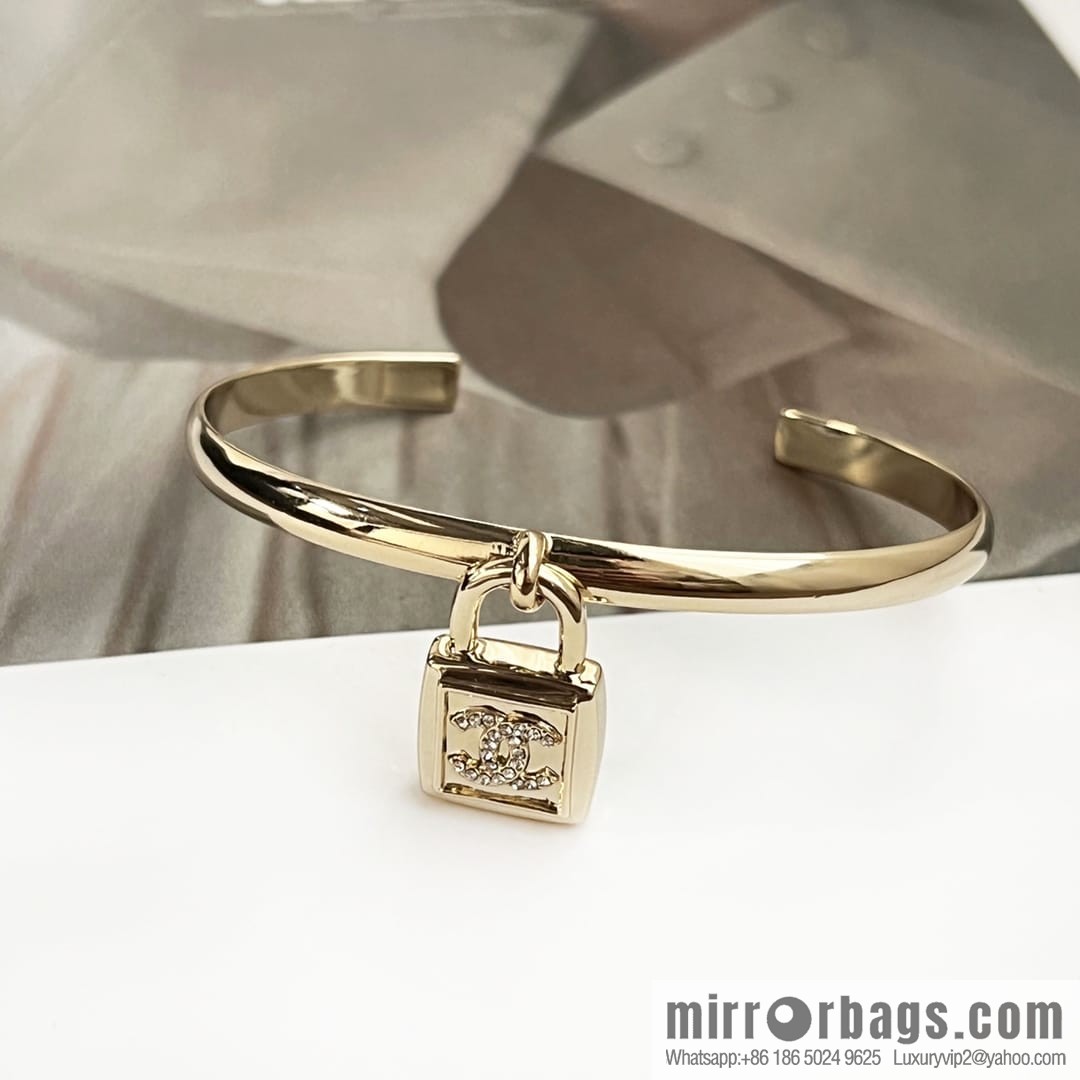New ☑️ CHANEL Chanel Double C Lock Opening Bracelet
