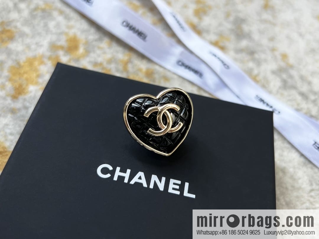 New ☑️ CHANEL Chanel double c peach heart brooch
