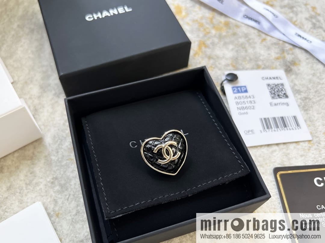 New ☑️ CHANEL Chanel double c peach heart brooch