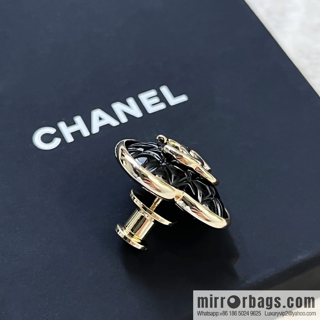 New ☑️ CHANEL Chanel double c peach heart brooch