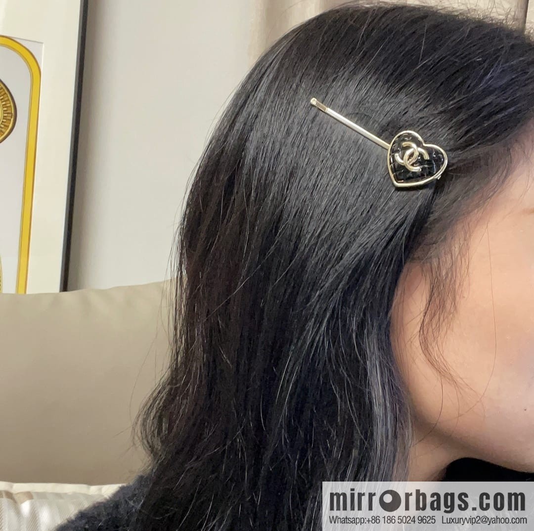 New ☑️ CHANEL Chanel double c peach heart love hairpin hairpin
