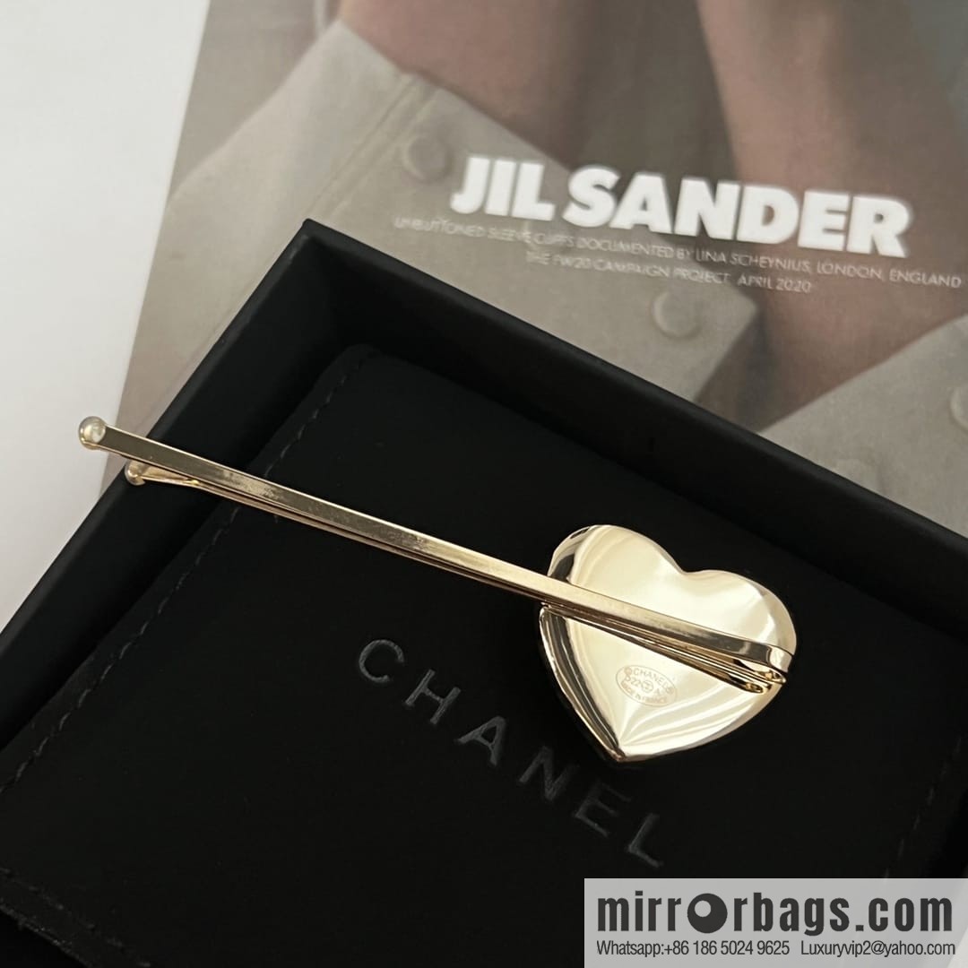 New ☑️ CHANEL Chanel double c peach heart love hairpin hairpin