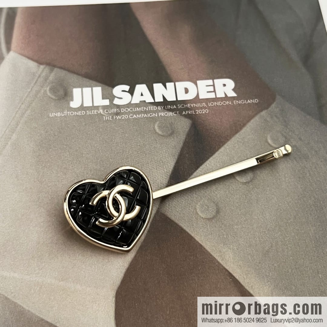 New ☑️ CHANEL Chanel double c peach heart love hairpin hairpin