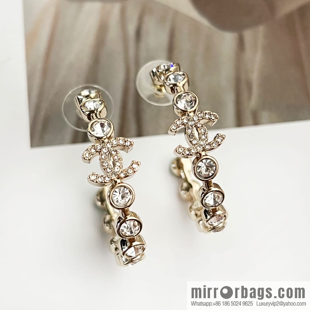 New ☑️ CHANEL Chanel semi-round double c round diamond stud earrings