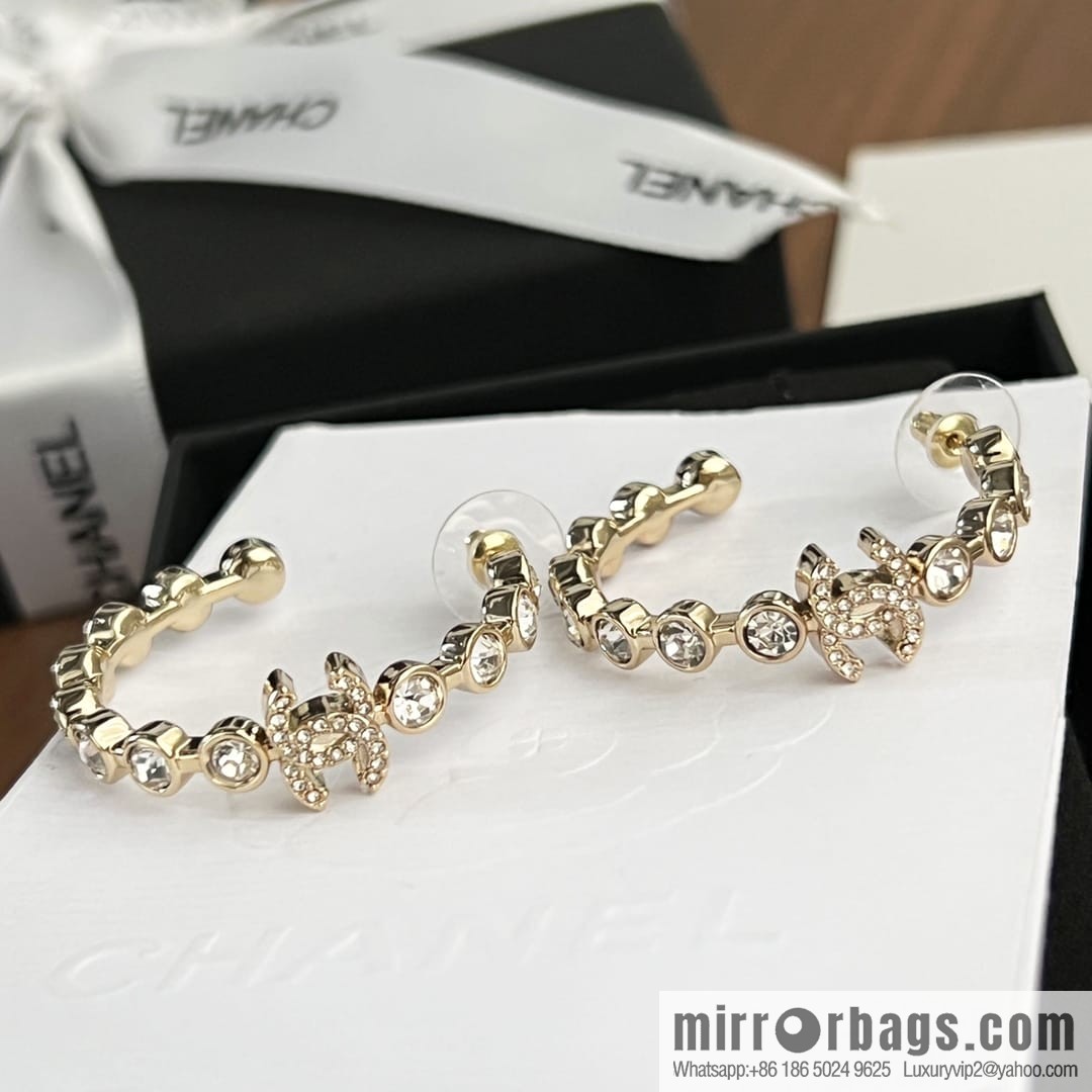New ☑️ CHANEL Chanel semi-round double c round diamond stud earrings