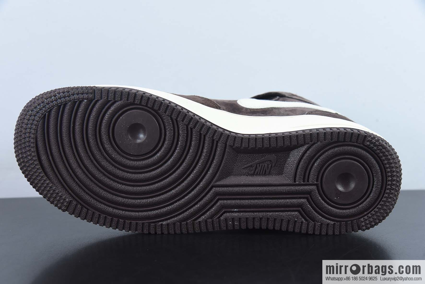 Nk Air Force 1 '07 Mid QS Brown, Air Force One Medium Top Casual Sneakers DM0107-200