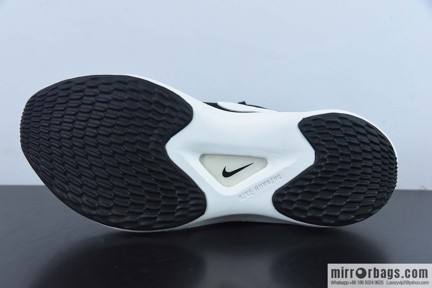 Nk Zoom Fly 5 sports casual cushioning carbon board running shoes, black and white DM8974-001