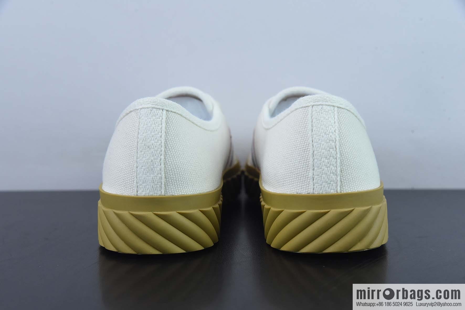 Gucci light luxury single product, the latest original 1:1 copy! 2022 Gucci hot series cloth shoes