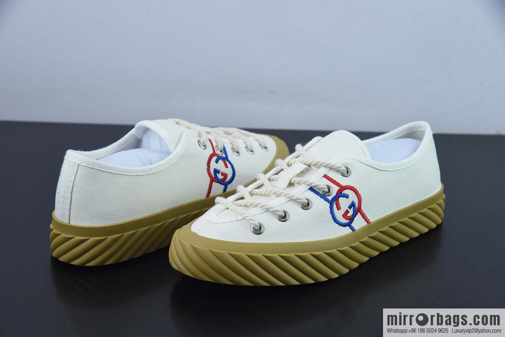 Gucci light luxury single product, the latest original 1:1 copy! 2022 Gucci hot series cloth shoes