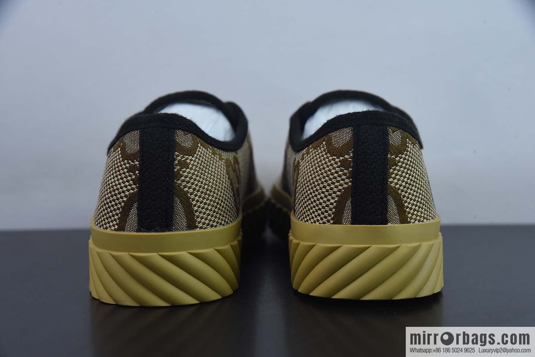 Gucci light luxury single product, the latest original 1:1 copy! 2022 Gucci hot series cloth shoes