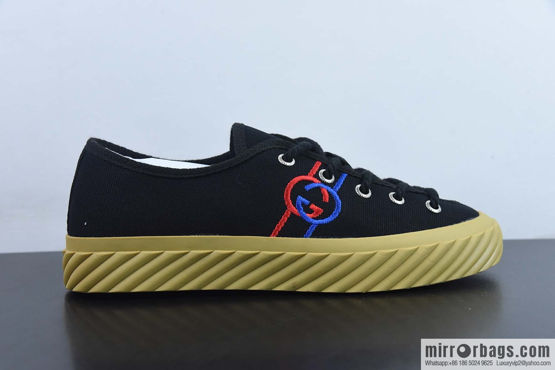 Gucci light luxury single product, the latest original 1:1 copy! 2022 Gucci hot series cloth shoes