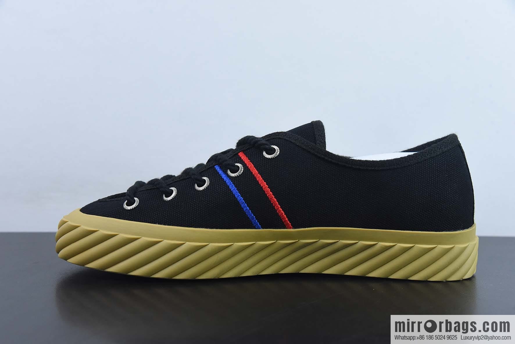 Gucci light luxury single product, the latest original 1:1 copy! 2022 Gucci hot series cloth shoes
