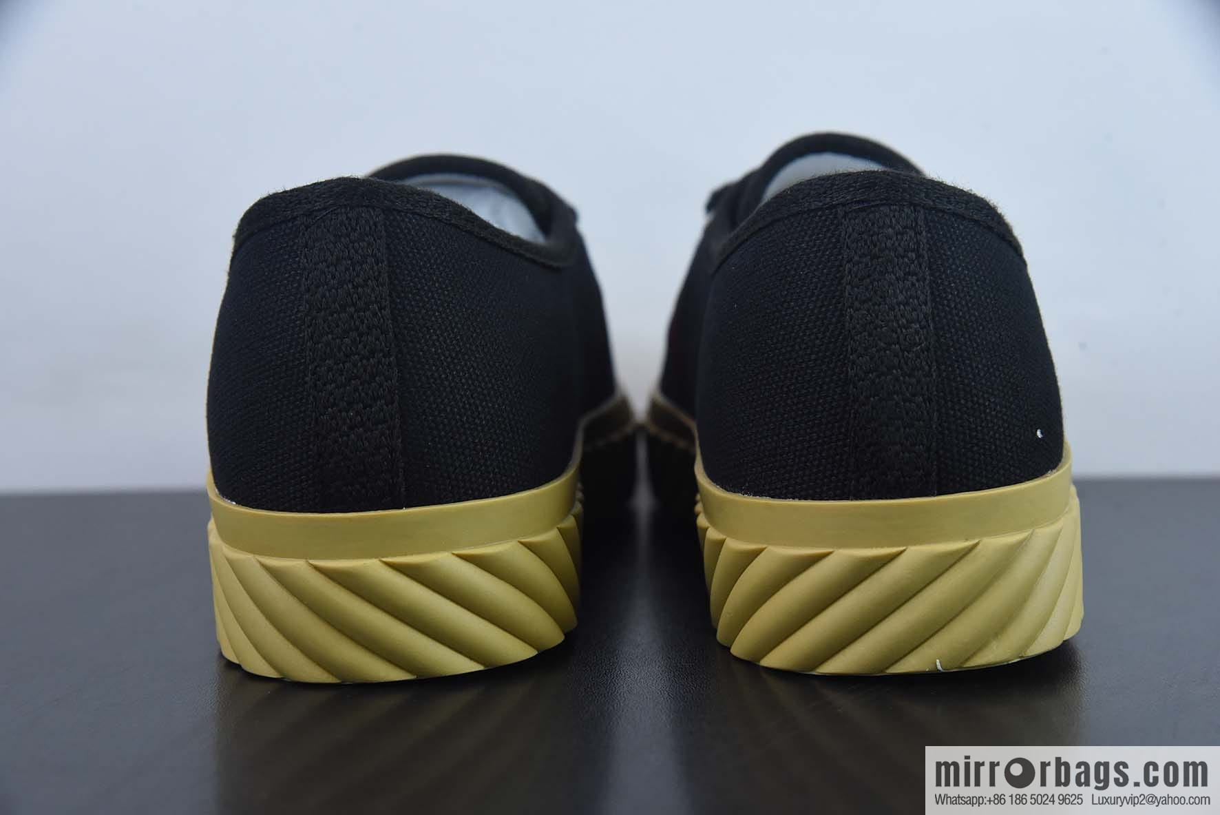 Gucci light luxury single product, the latest original 1:1 copy! 2022 Gucci hot series cloth shoes