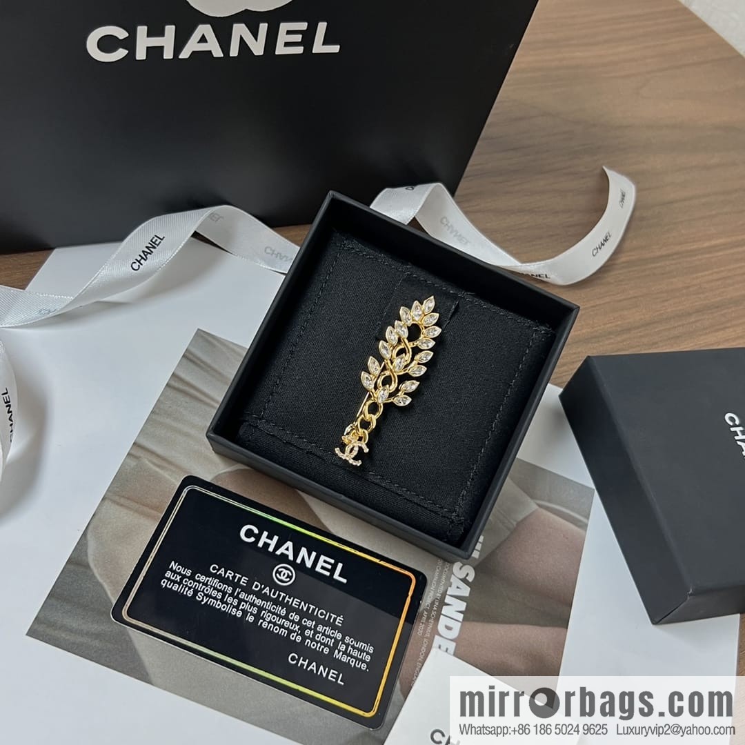 New ☑️ Chanel double c gold brooch