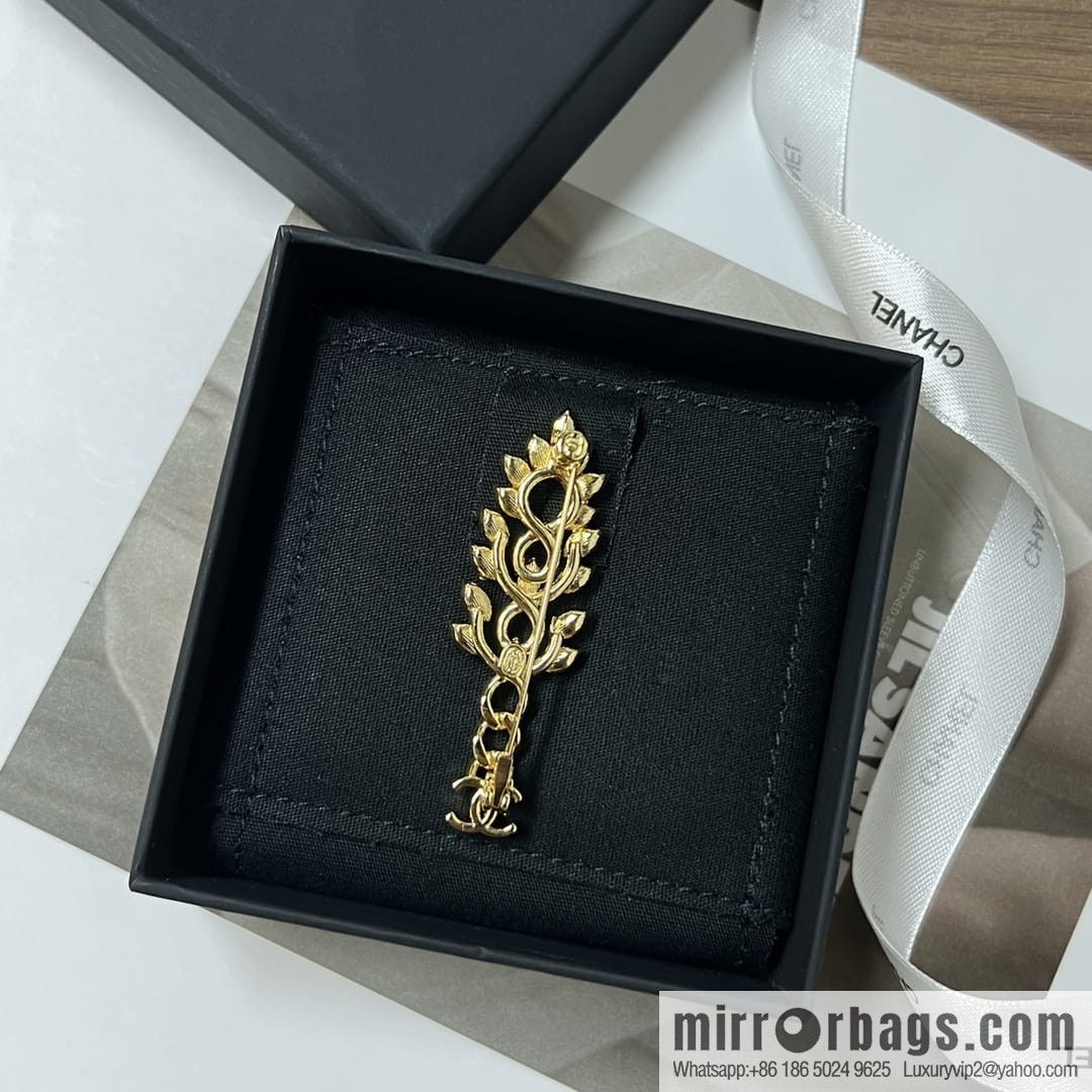 New ☑️ Chanel double c gold brooch
