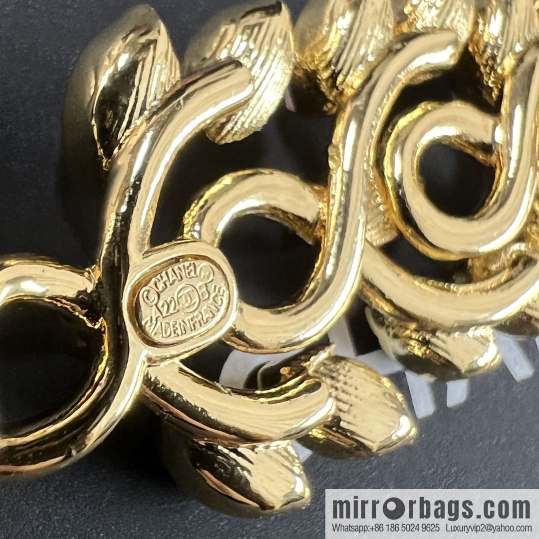 New ☑️ Chanel double c gold brooch