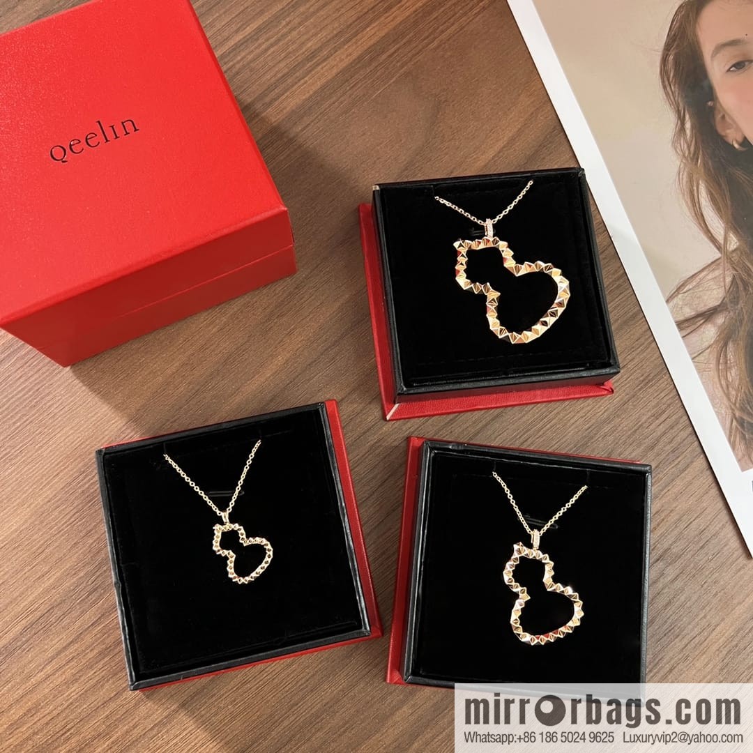 Qeelin 18 rose gold necklace