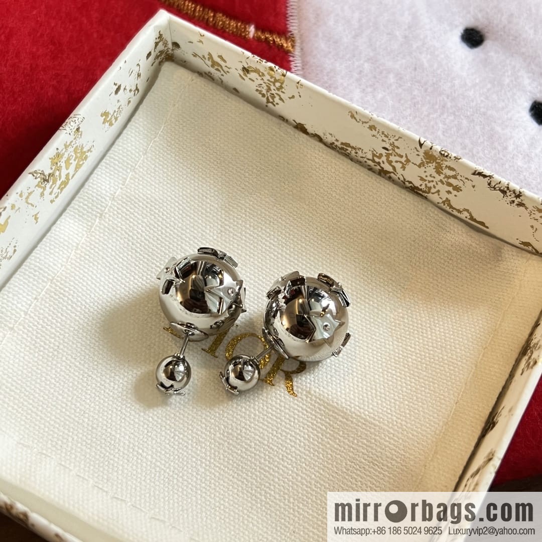 ☑️DIOR Dior silver mirror star stud earrings