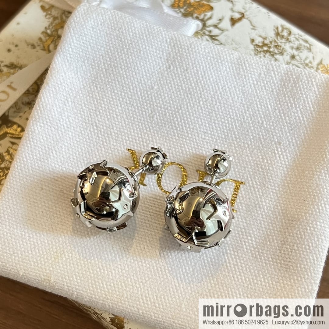 ☑️DIOR Dior silver mirror star stud earrings