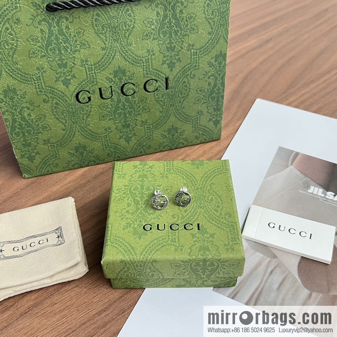 New Gucci Gucci double G stud earrings