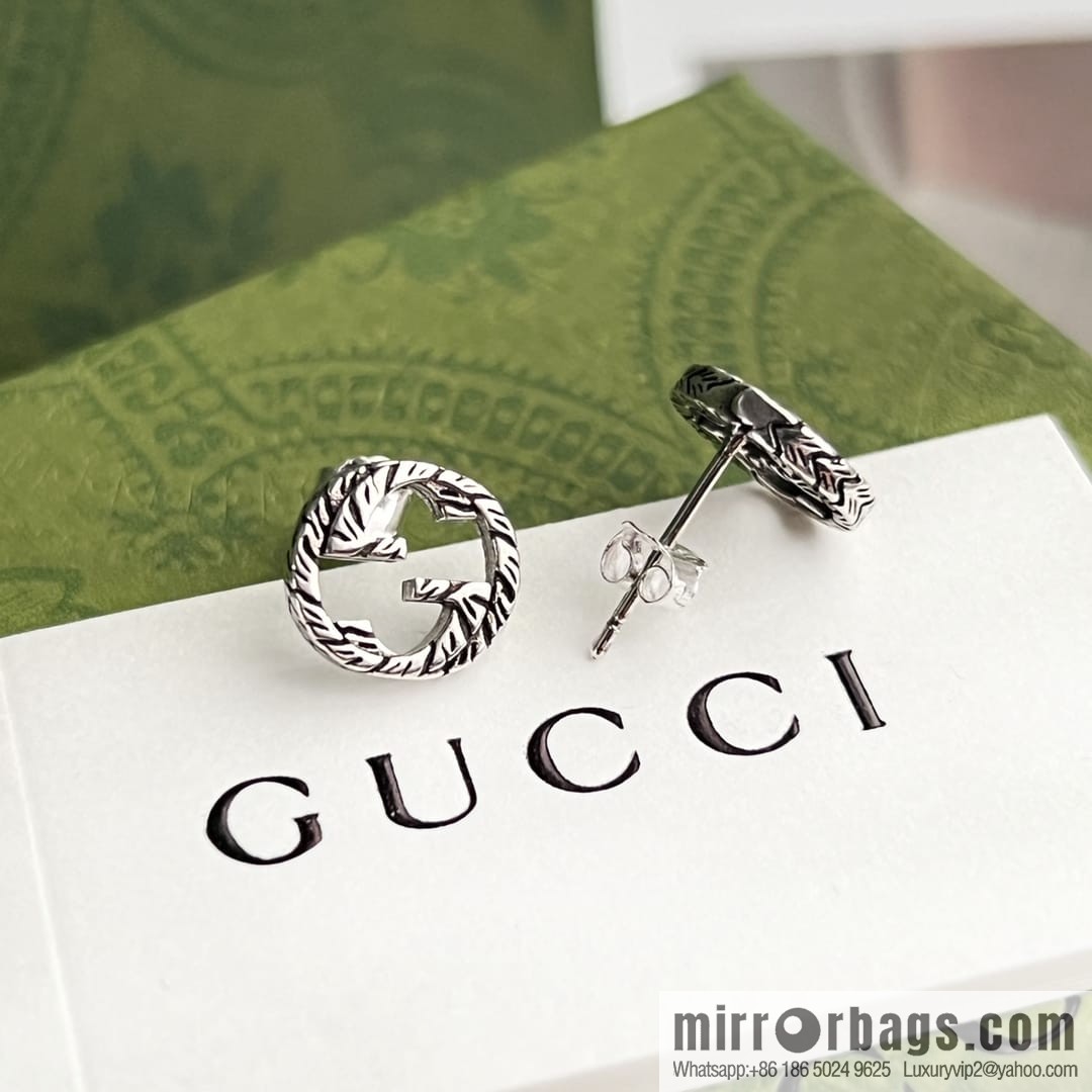 New Gucci Gucci double G stud earrings
