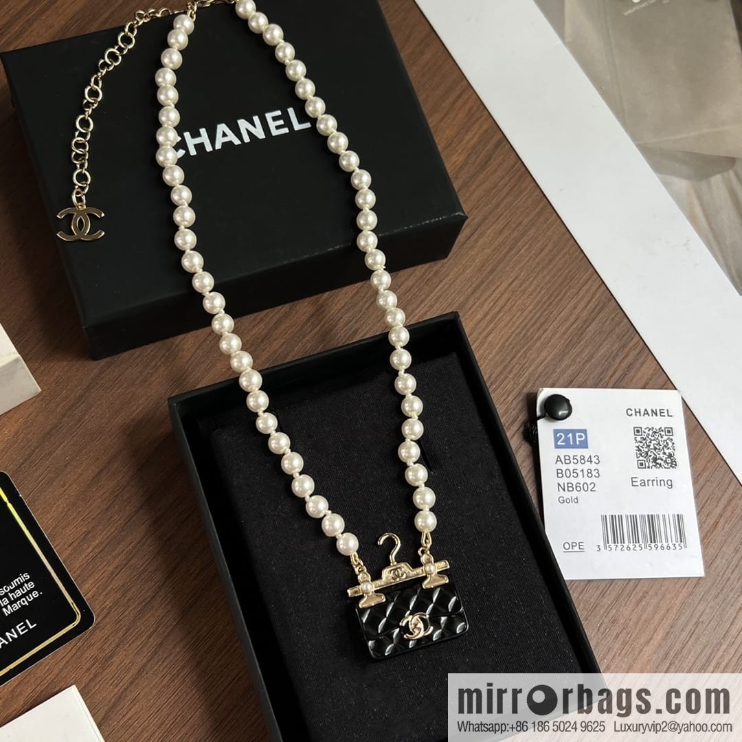 New ☑️ CHANEL Chanel pearl hanger bag necklace