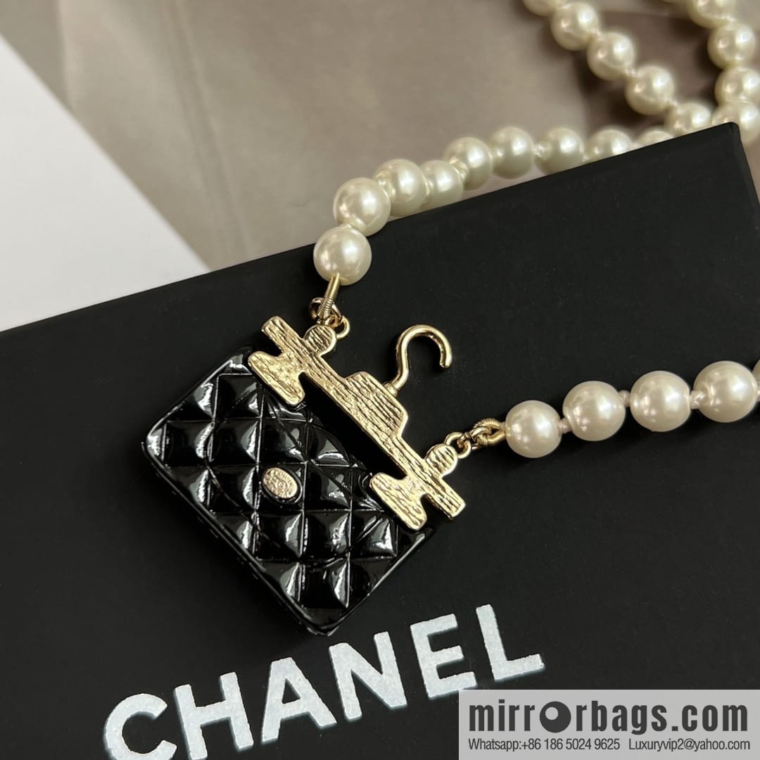 New ☑️ CHANEL Chanel pearl hanger bag necklace