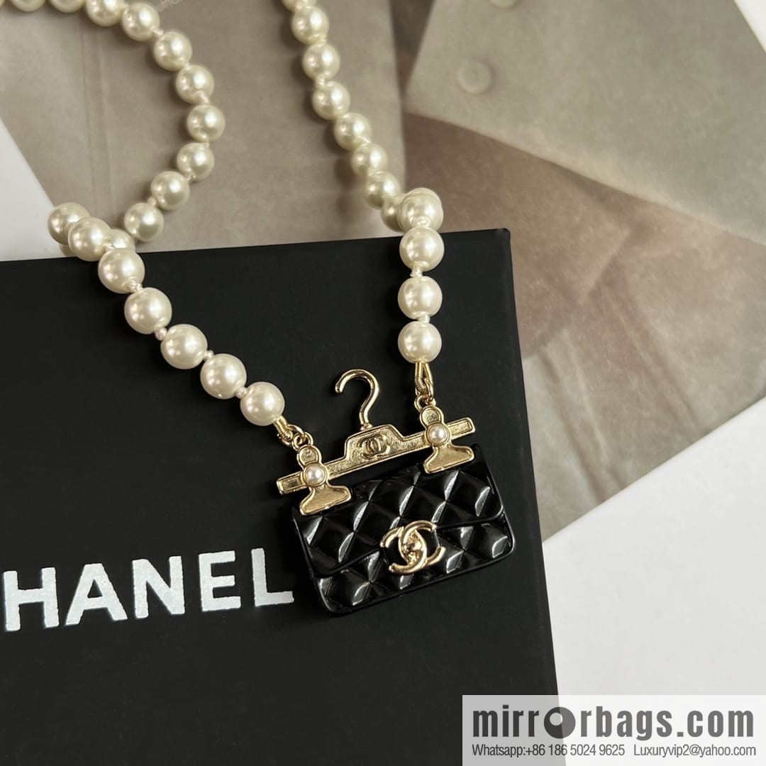 New ☑️ CHANEL Chanel pearl hanger bag necklace