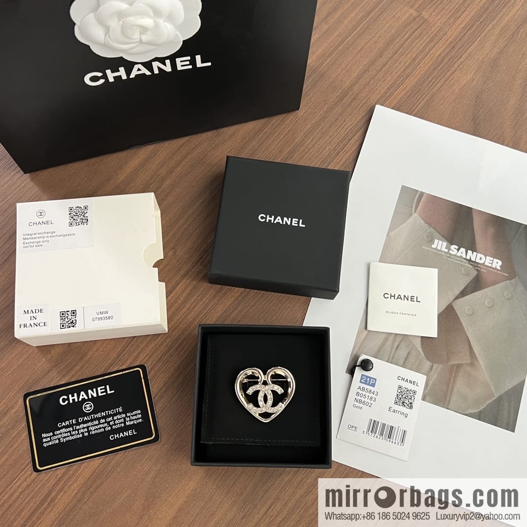 New ☑️ CHANEL Chanel double c gold peach heart love brooch