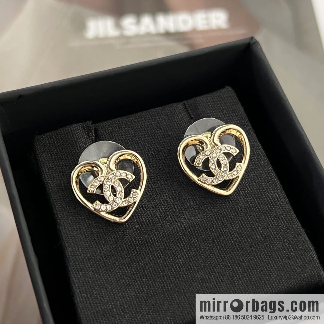 New ☑️ CHANEL Chanel double c gold peach heart love stud earrings