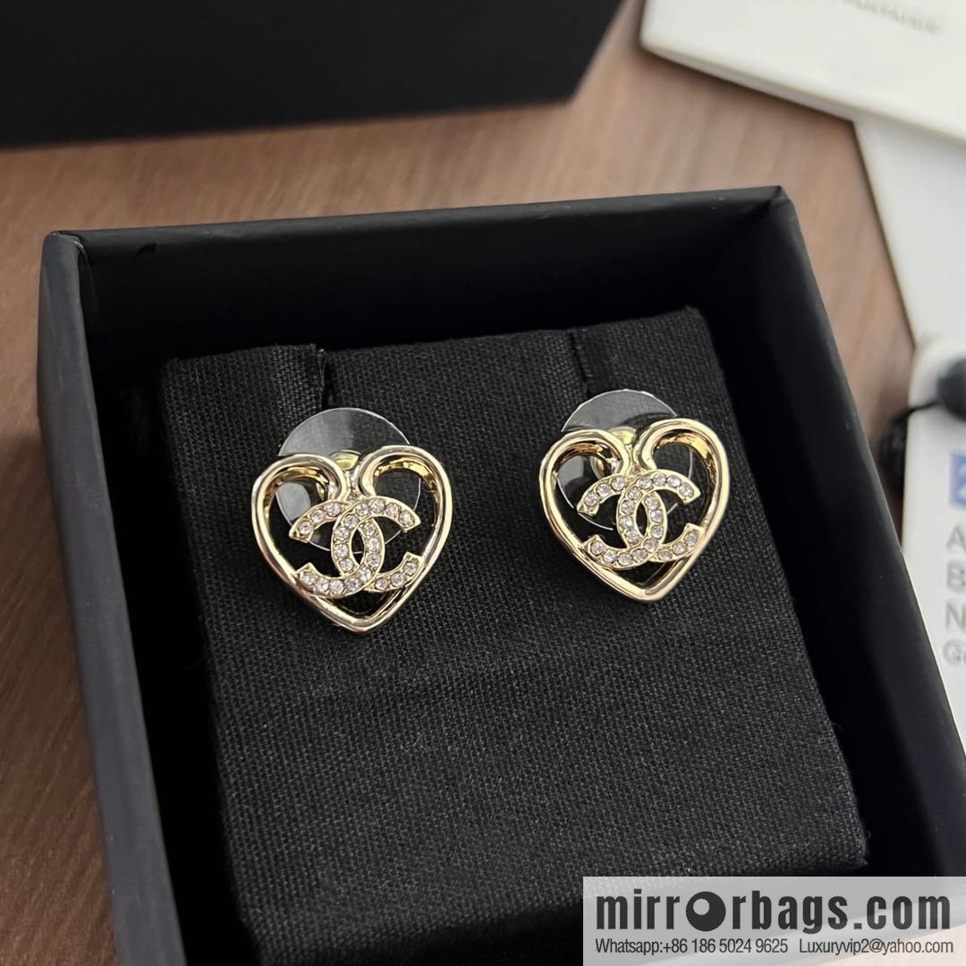 New ☑️ CHANEL Chanel double c gold peach heart love stud earrings