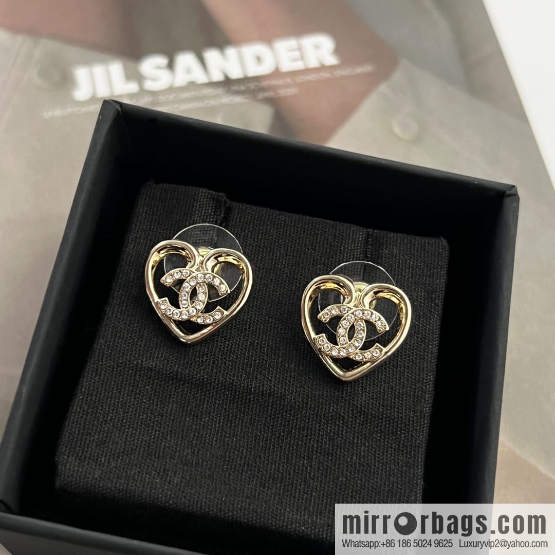 New ☑️ CHANEL Chanel double c gold peach heart love stud earrings