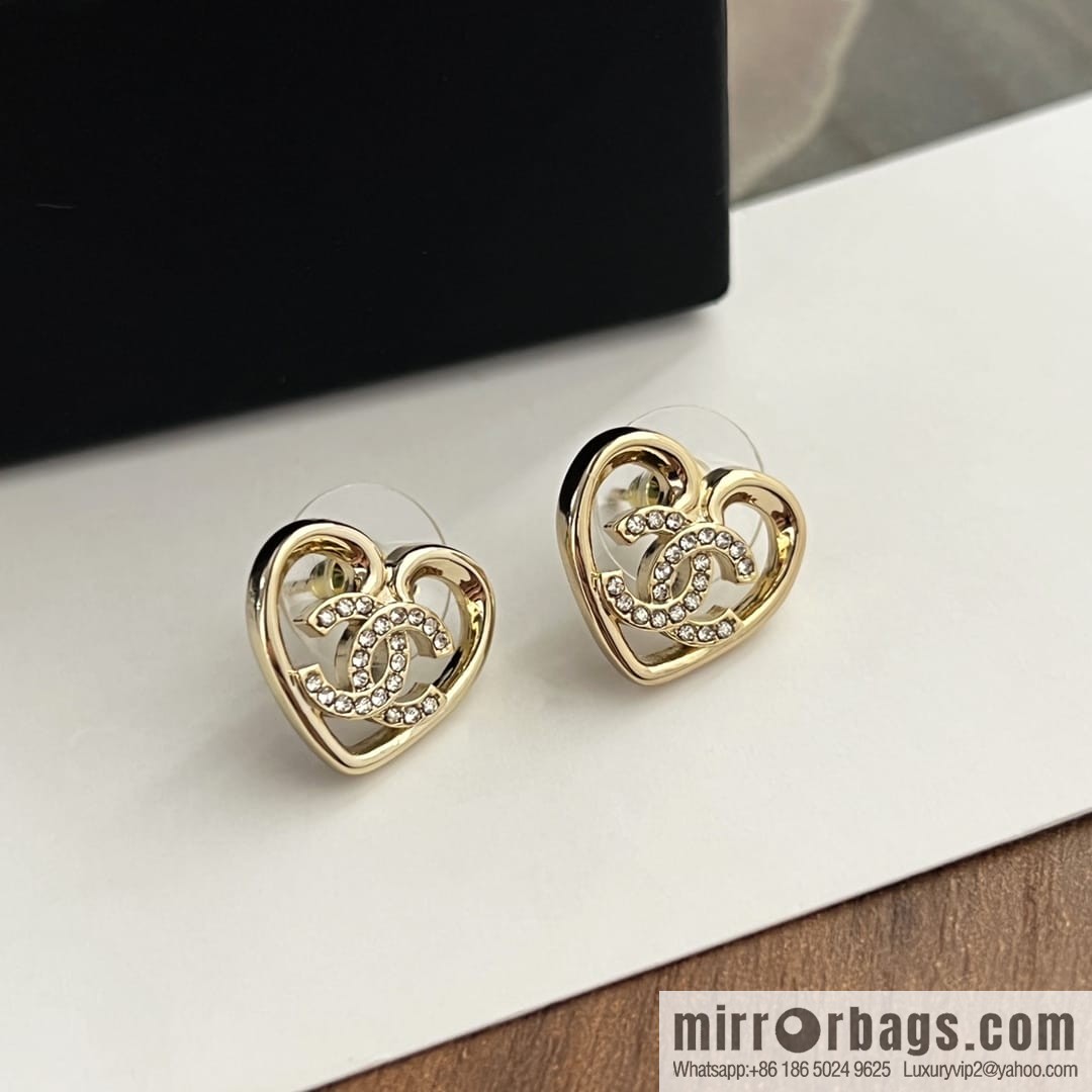New ☑️ CHANEL Chanel double c gold peach heart love stud earrings
