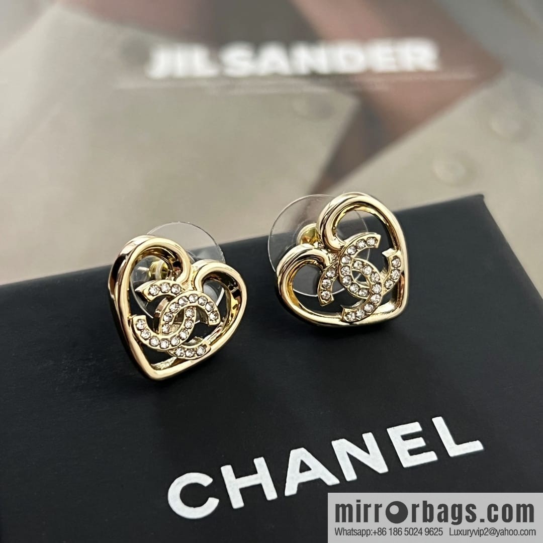 New ☑️ CHANEL Chanel double c gold peach heart love stud earrings