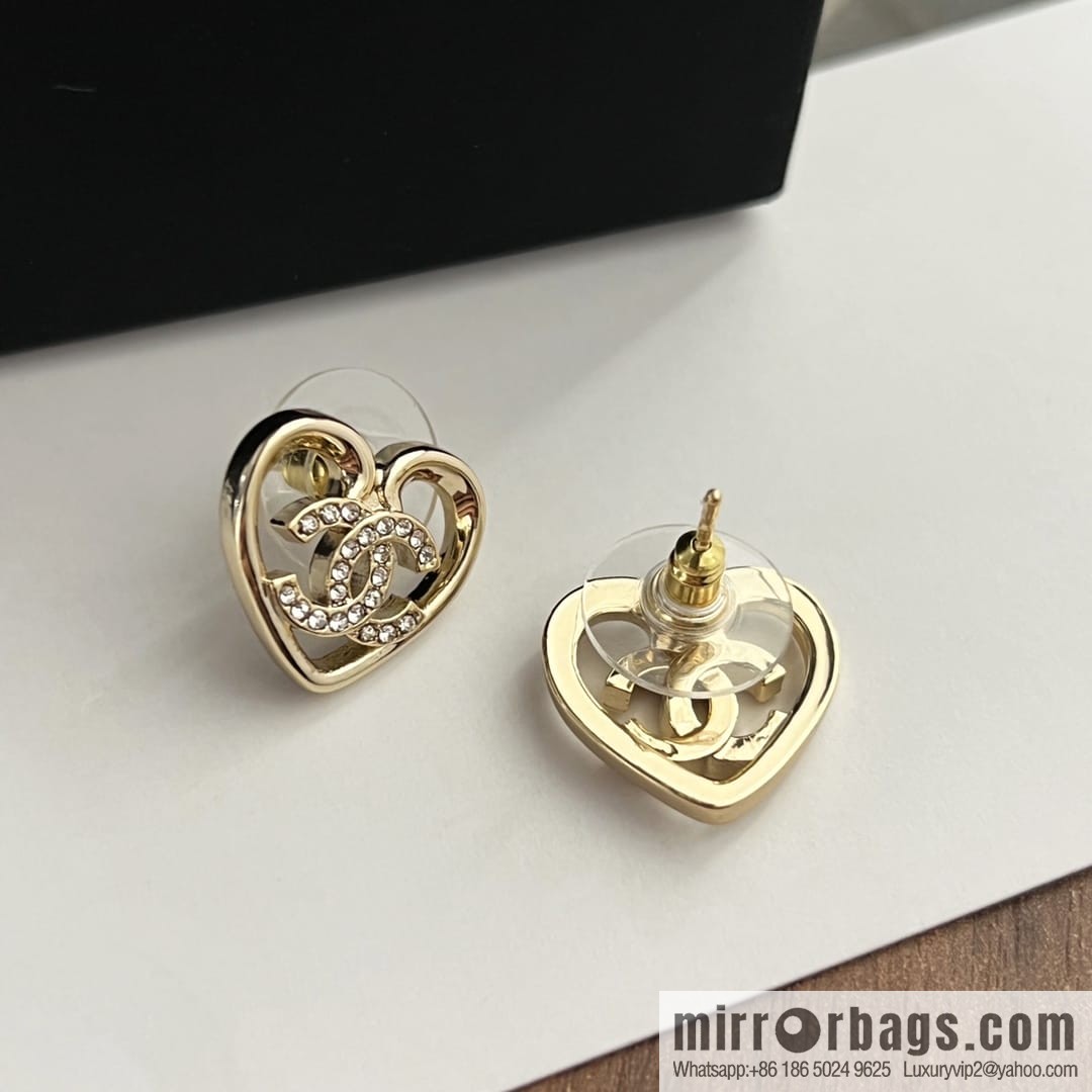 New ☑️ CHANEL Chanel double c gold peach heart love stud earrings