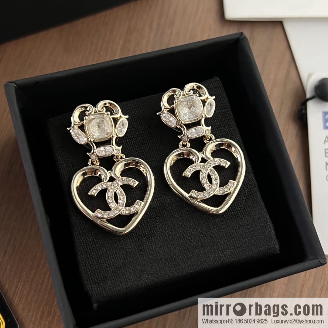 New ☑️ CHANEL Chanel c2 double c gold peach heart love stud earrings