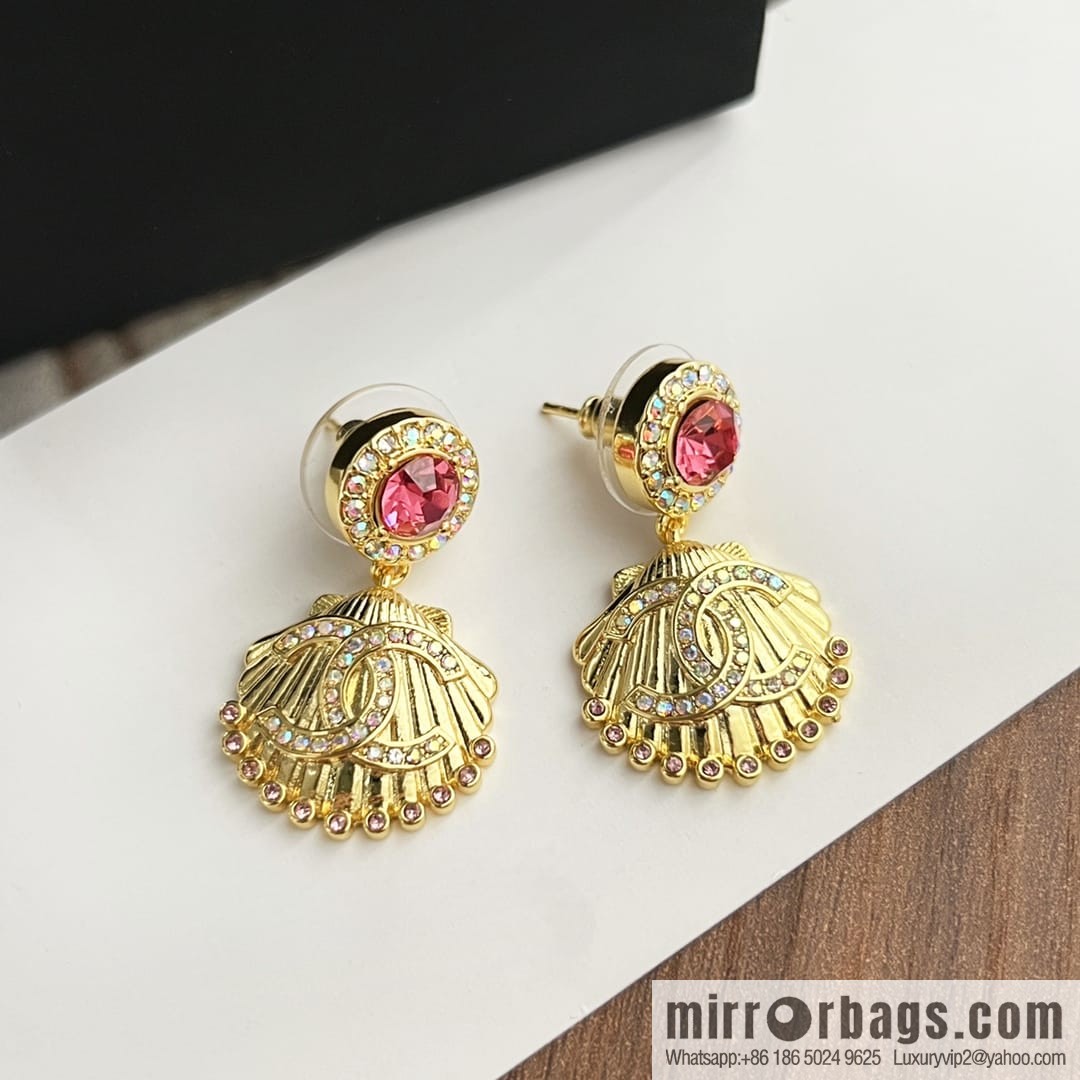 New ☑️ CHANEL Chanel c2 double c gold shell 🐚 pink diamond stud earrings