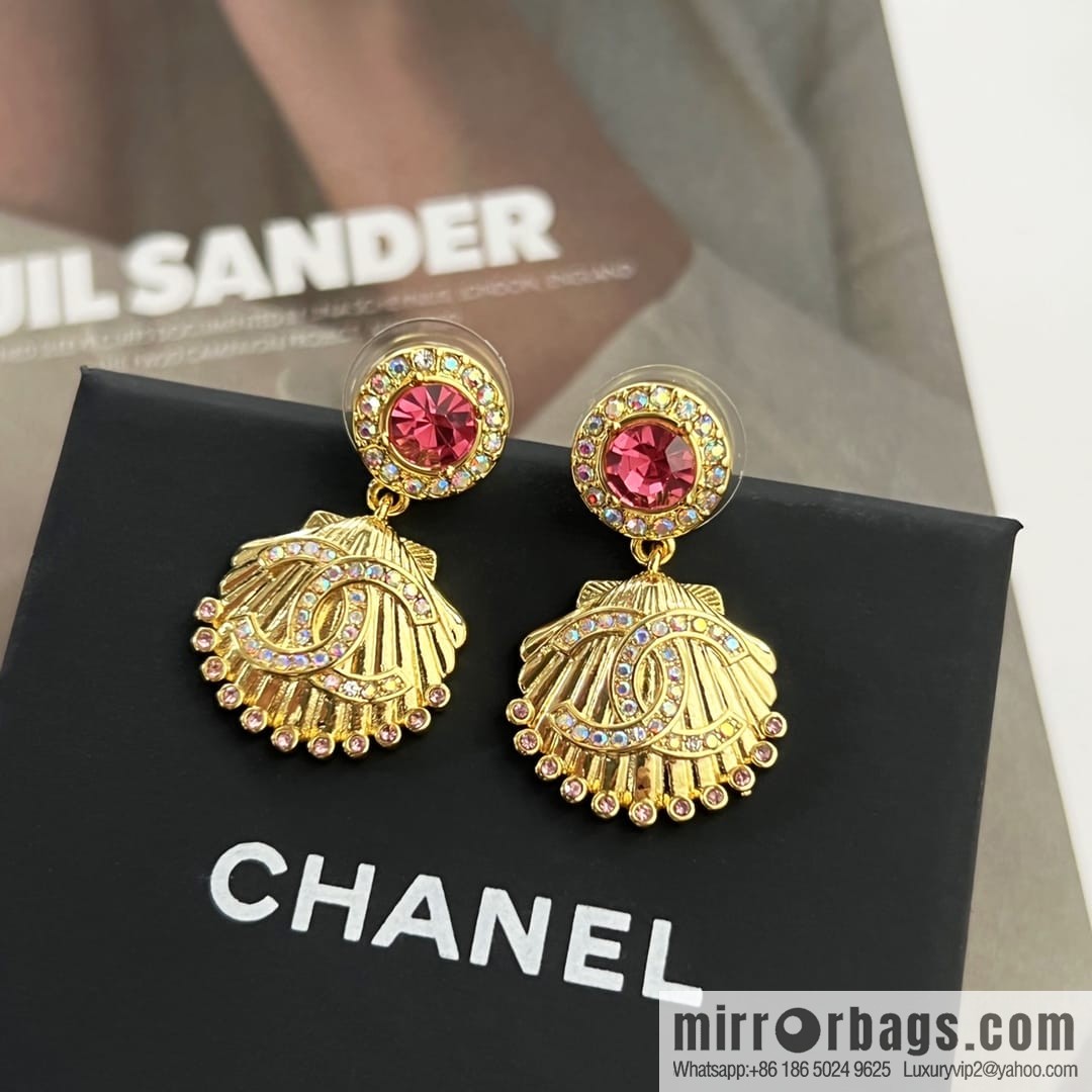 New ☑️ CHANEL Chanel c2 double c gold shell 🐚 pink diamond stud earrings