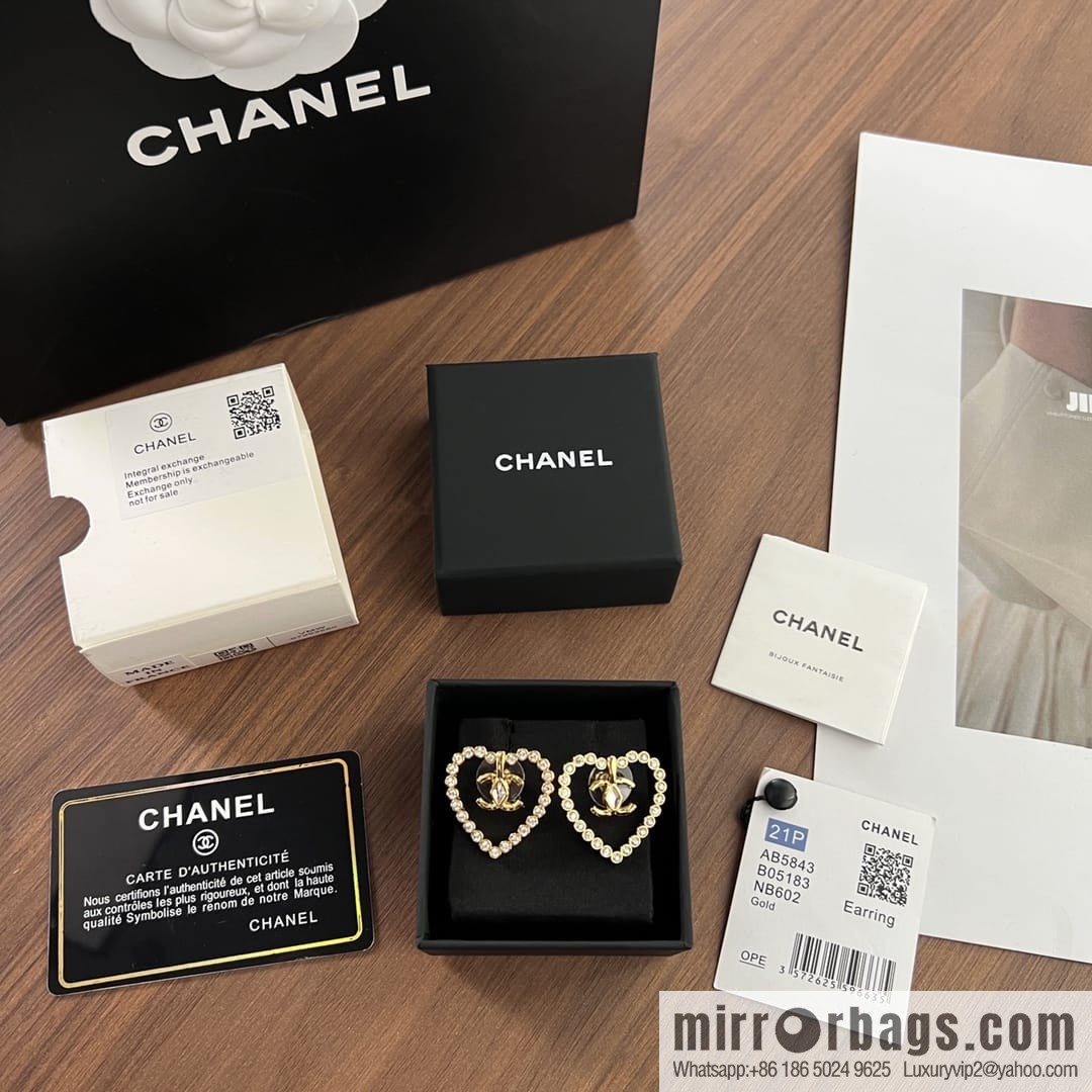 New ☑️ CHANEL Chanel double c peach heart love stud earrings