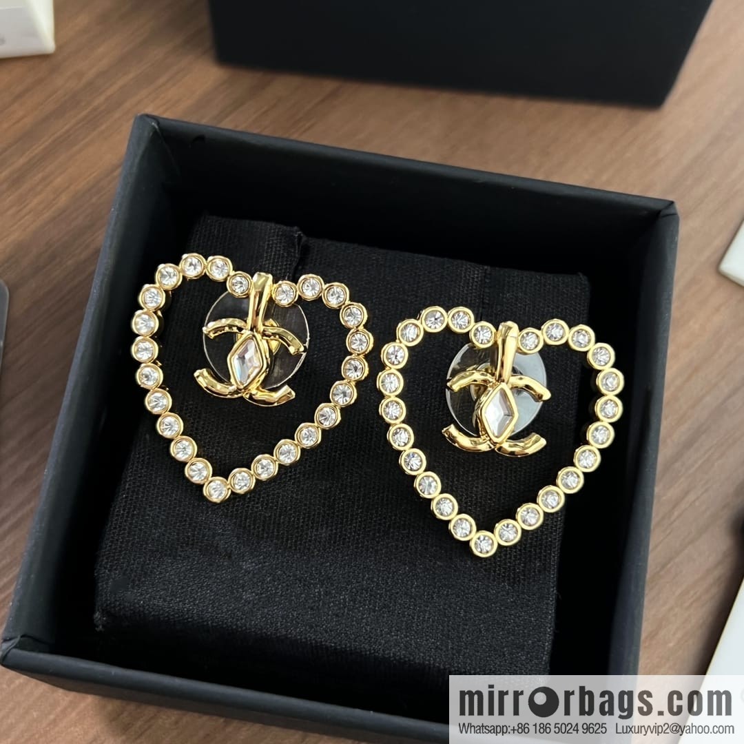 New ☑️ CHANEL Chanel double c peach heart love stud earrings