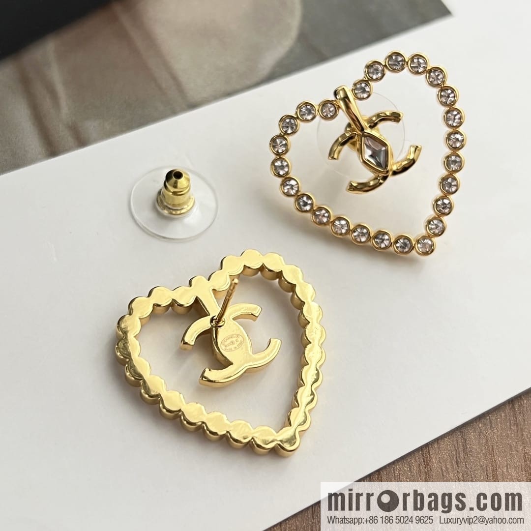 New ☑️ CHANEL Chanel double c peach heart love stud earrings