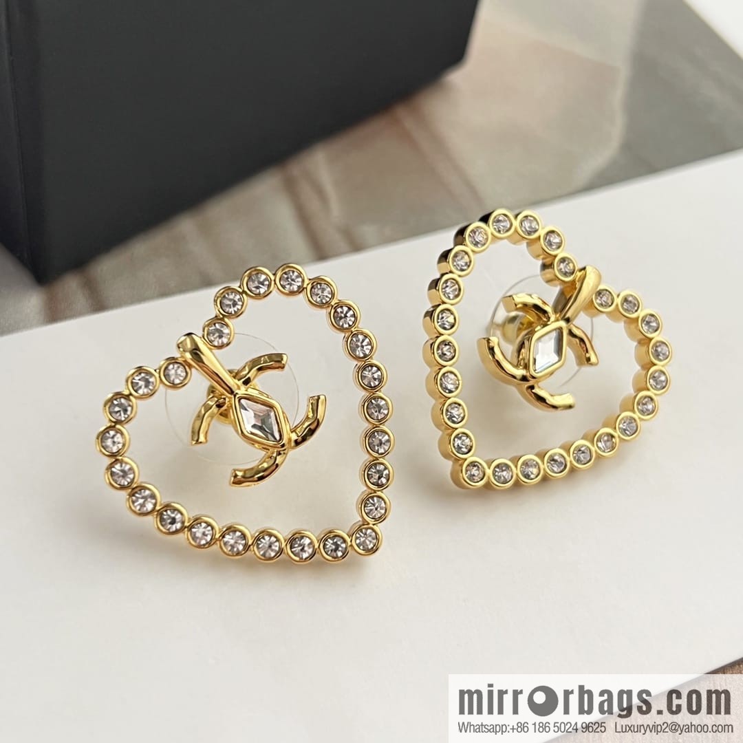 New ☑️ CHANEL Chanel double c peach heart love stud earrings