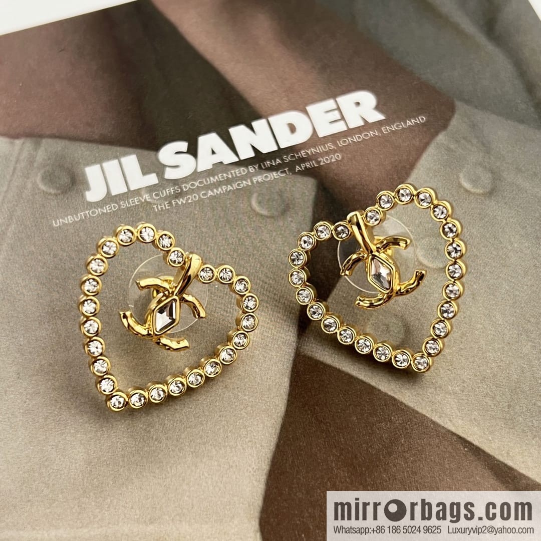 New ☑️ CHANEL Chanel double c peach heart love stud earrings