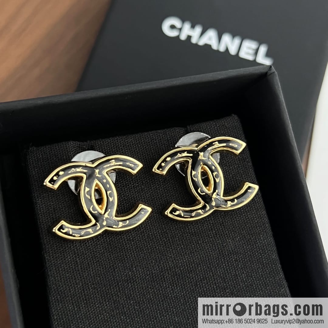 New ☑️ CHANEL Chanel c1 double c white wavy black gold edge stud earrings
