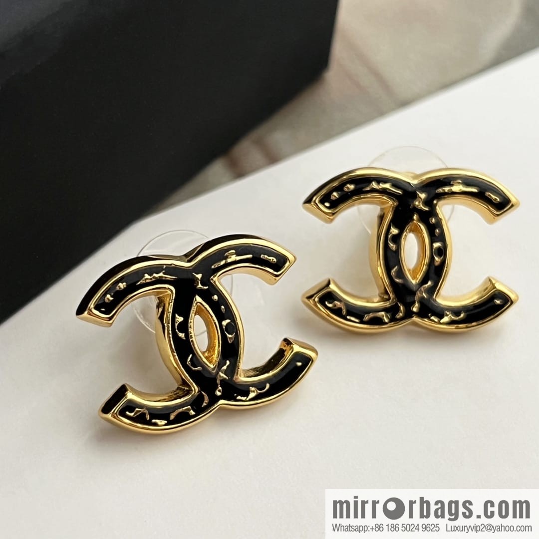 New ☑️ CHANEL Chanel c1 double c white wavy black gold edge stud earrings