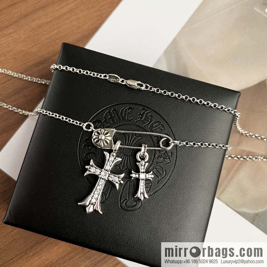 Classic hit, Crossheart cross pin necklace